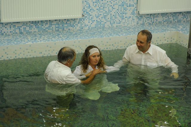 Водне хрещення - радісна подія в церкві, фото 12