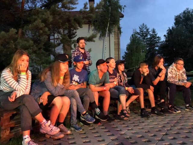 Близько 60 дітей відпочивають в таборі Insta Camp в фастівському районі в мальовничому місці серед лісу на березі чудового озера з командою наставників з церкви Благодать!, фото 1