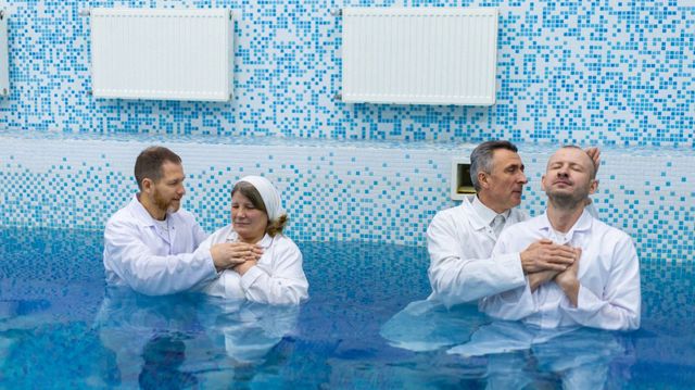 Водне хрещення братів та сестер 7 січня 2024, фото 6